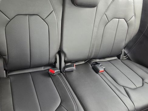 Certified 2027 Chrysler Pacifica Select FWD image 19