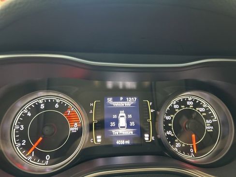 Used 2019 Jeep Cherokee Latitude Plus w/ Cold Weather Group image 11