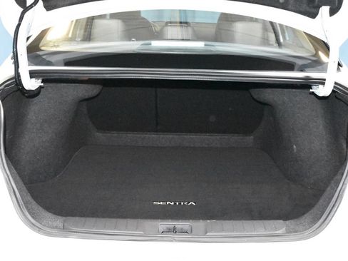 Used 2025 Nissan Sentra SR w/ SR Premium Package FWD image 28