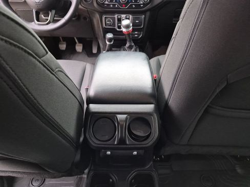Used 2018 Jeep Wrangler Unlimited Sport S AWD/4WD image 37
