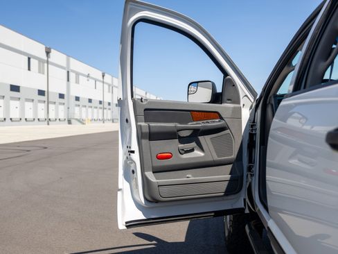 Used 2006 Dodge Ram 2500 Truck SLT w/ Light Group image 18