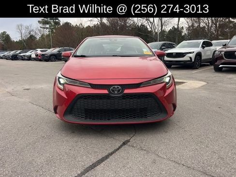 Used 2021 Toyota Corolla LE image 2