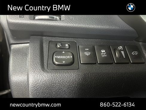 Used 2013 Toyota Highlander SE image 11