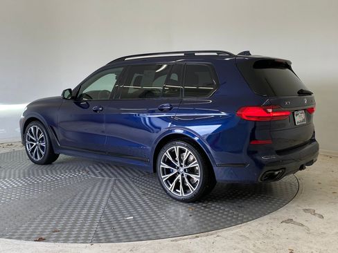 Used 2022 BMW X7 M50i w/ Dynamic Handling Package image 3