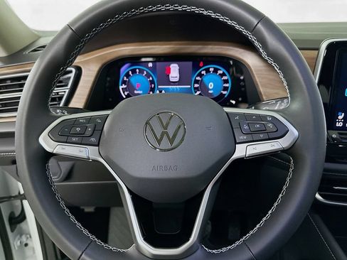 Used 2026 Volkswagen Atlas SE w/ Panoramic Sunroof Package FWD image 17