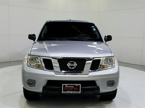 Used 2014 Nissan Frontier SV RWD image 2