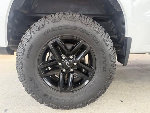 Used 2019 Chevrolet Silverado 1500 Custom Trail Boss w/ Custom Convenience Package AWD/4WD image 10
