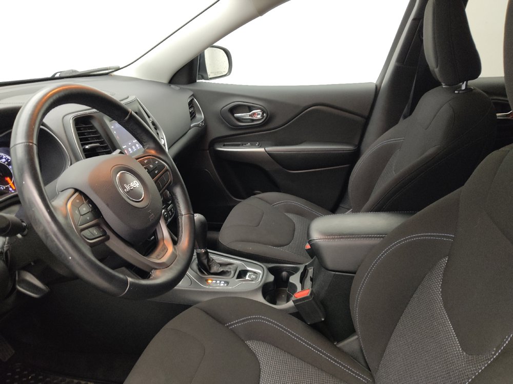 Used 2019 Jeep Cherokee Latitude w/ Cold Weather Group AWD/4WD image 17