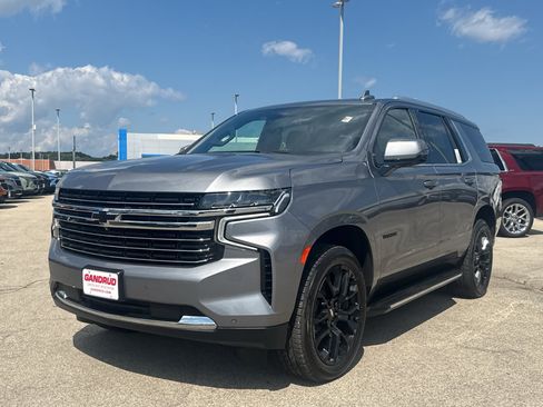 Certified 2022 Chevrolet Tahoe LT w/ Luxury Package AWD/4WD image 2