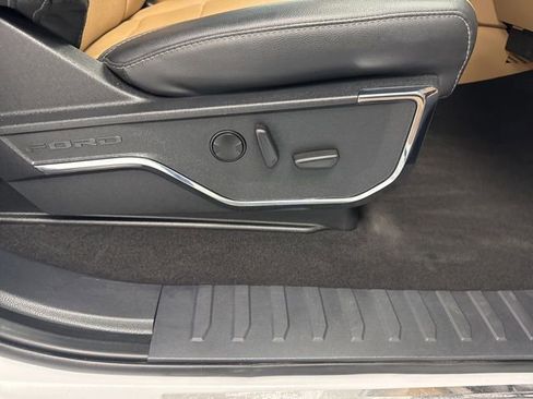 Used 2024 Ford F250 Lariat w/ Chrome Package image 29