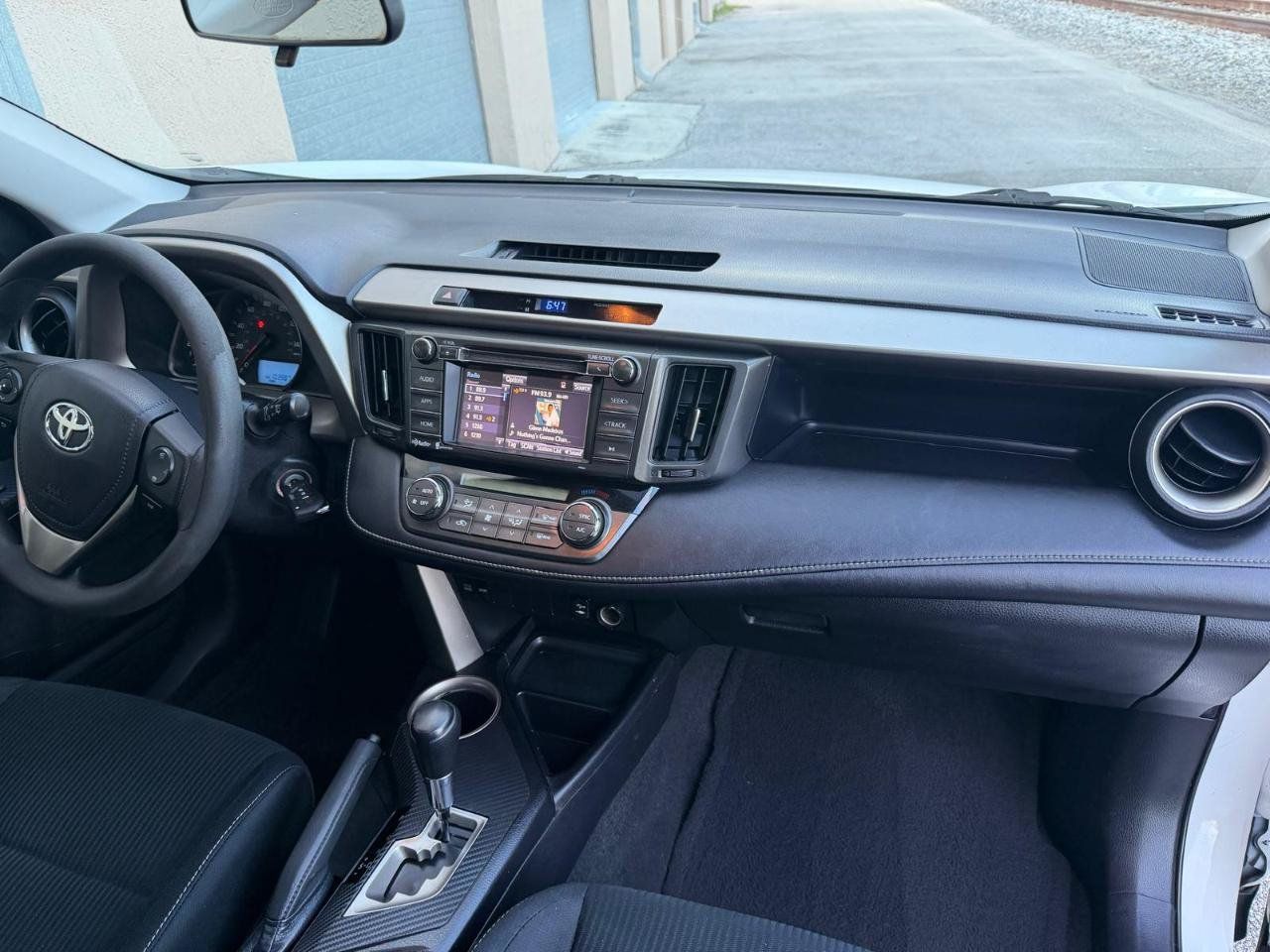 Used 2015 Toyota RAV4 XLE FWD image 21
