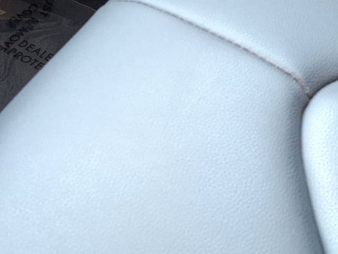 Used 2020 Toyota Highlander XLE image 26