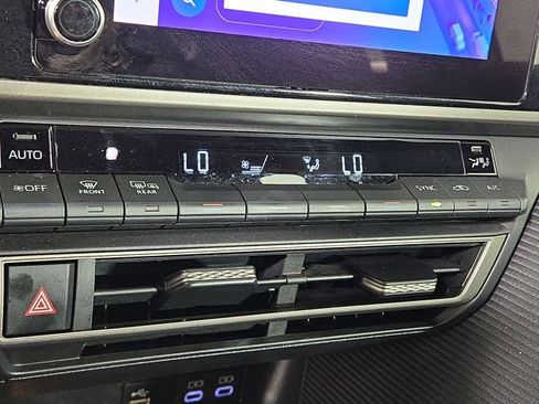 Used 2025 Toyota Camry SE FWD image 19