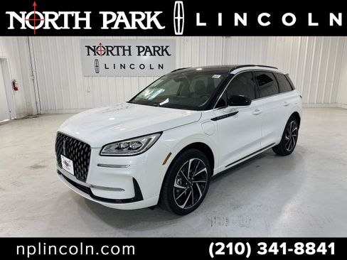 New 2026 Lincoln Corsair Grand Touring AWD/4WD image 1