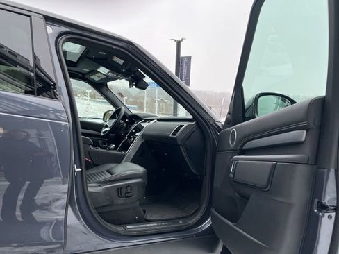 Used 2024 Land Rover Discovery Dynamic SE image 26