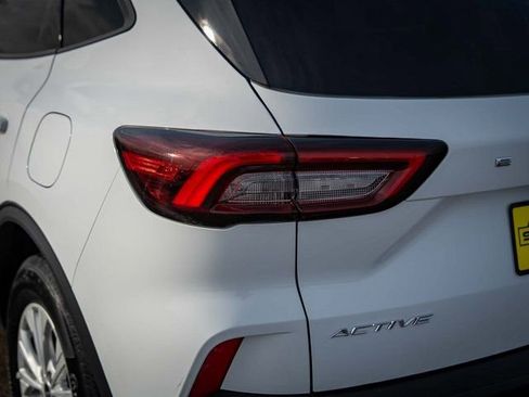 Used 2025 Ford Escape Active image 9