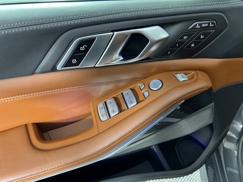 Used 2023 BMW X7 M60i w/ Executive Package image 18