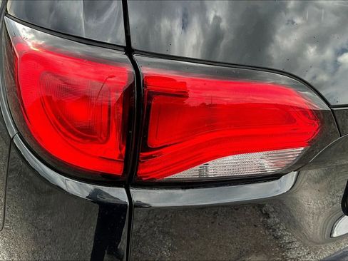 Used 2023 Chrysler Voyager LX FWD image 21