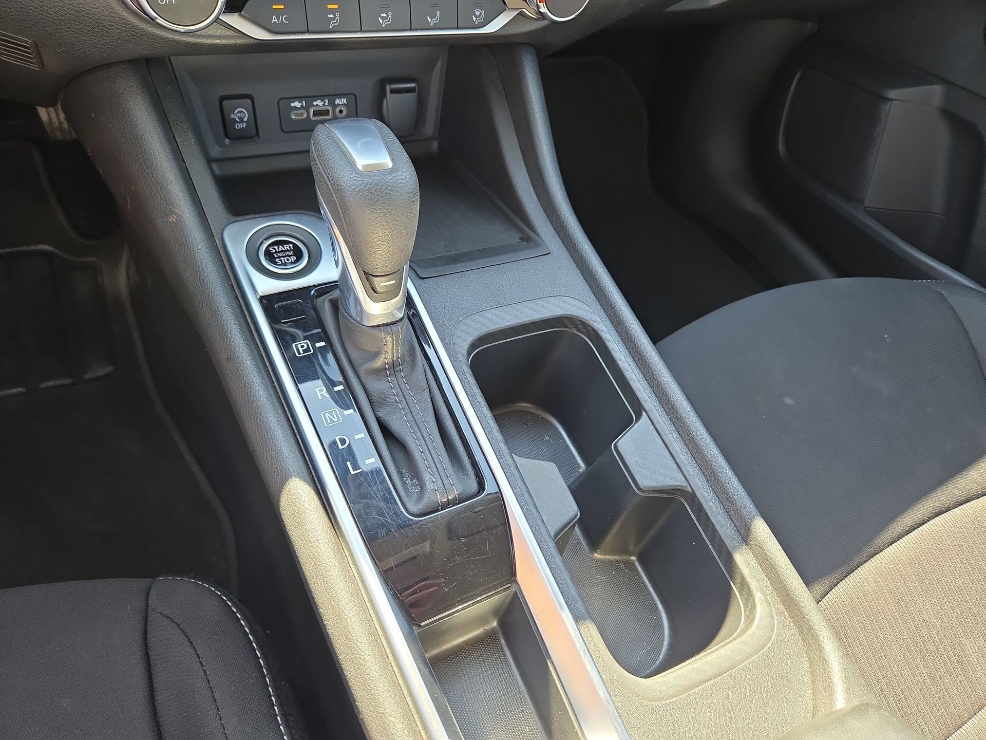 Used 2025 Nissan Sentra SV FWD image 22