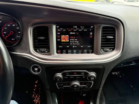 Used 2019 Dodge Charger SXT w/ Blacktop Package AWD/4WD image 15