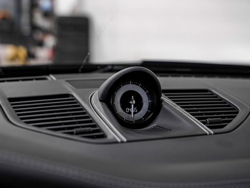 Used 2024 Porsche 911 Dakar image 14