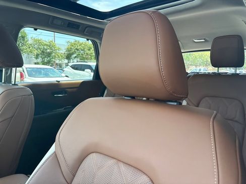 New 2026 Nissan Pathfinder Platinum FWD image 7