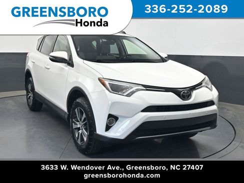Used 2017 Toyota RAV4 XLE image 1