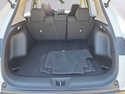 Certified 2025 Honda HR-V LX image 28