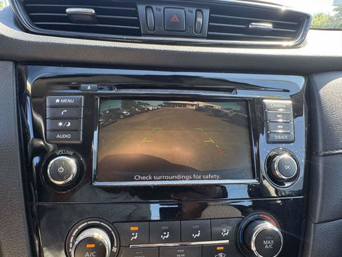 Used 2019 Nissan Rogue S AWD/4WD image 31