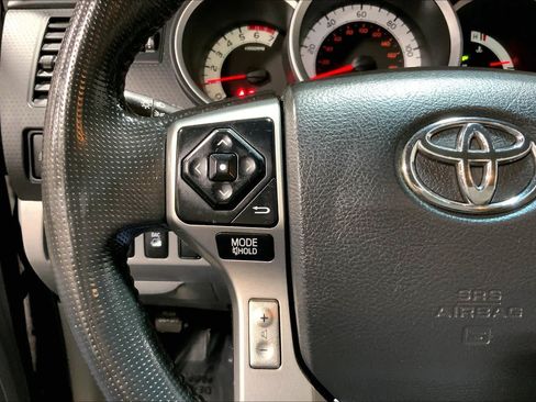 Used 2015 Toyota Tacoma 4x4 Double Cab w/ TRD Off-Road Package image 24