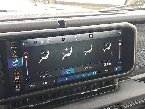 Used 2025 Jeep Wrangler Unlimited Rubicon 4xe image 29