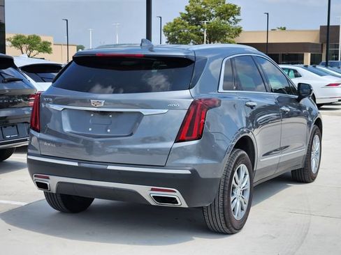 Used 2022 Cadillac XT5 Premium Luxury w/ Technology Package FWD image 4