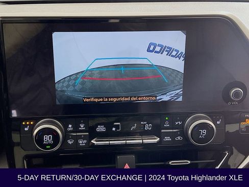 Used 2024 Toyota Highlander XLE image 18