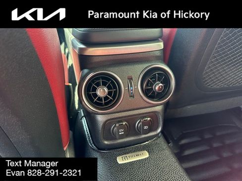 Used 2019 Kia Stinger GT1 AWD/4WD image 15