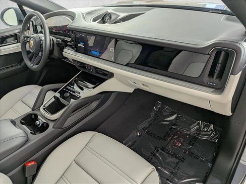 New 2026 Porsche Cayenne Coupe image 25