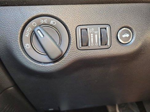 Used 2023 Dodge Challenger SXT RWD image 28