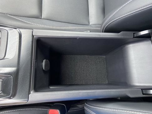 Used 2025 Toyota Camry SE image 41