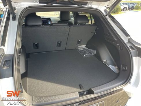 New 2025 Chevrolet Equinox EV RS image 25