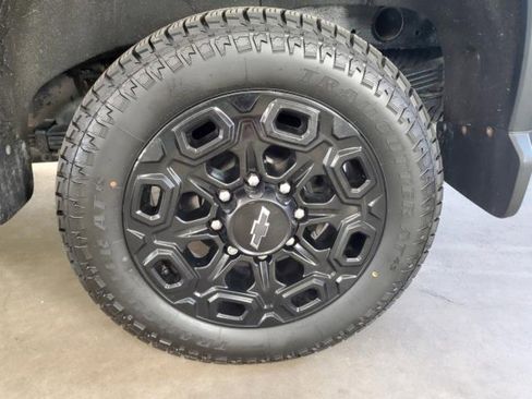 Used 2021 Chevrolet Silverado 2500 LTZ w/ LTZ Plus Package AWD/4WD image 8