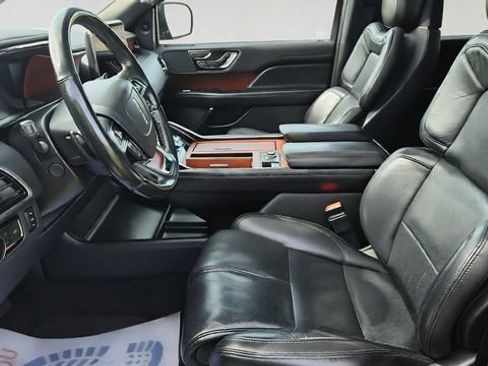 Used 2021 Lincoln Navigator Reserve AWD/4WD image 11