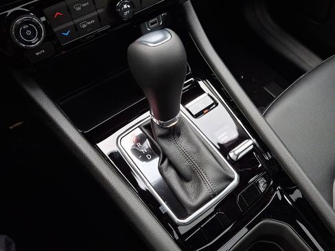 New 2026 Jeep Compass Limited w/ Sun, Sound & Navigation Group image 10