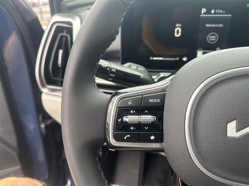 New 2025 Kia Sorento S image 18