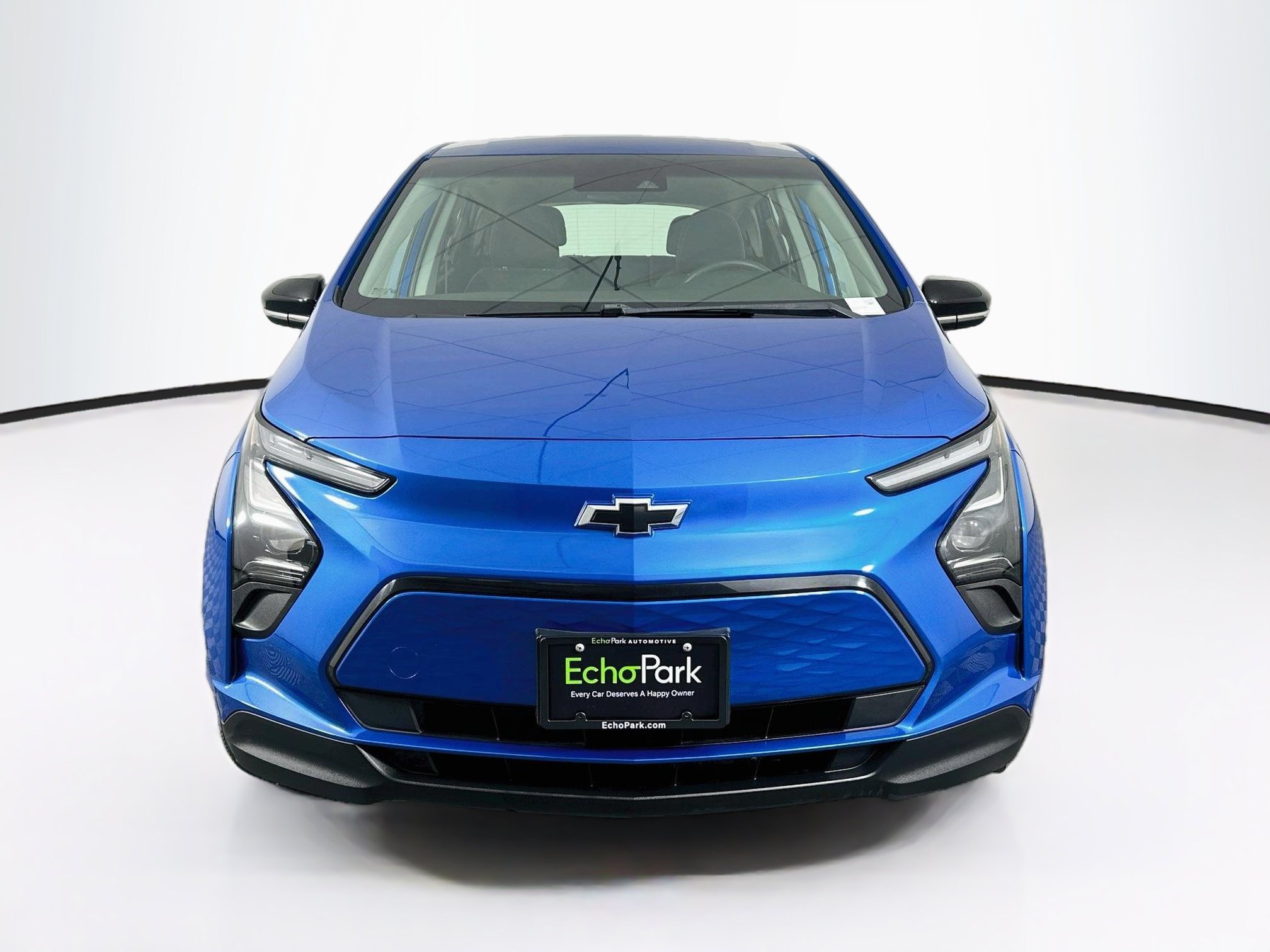 Used 2022 Chevrolet Bolt LT FWD image 2
