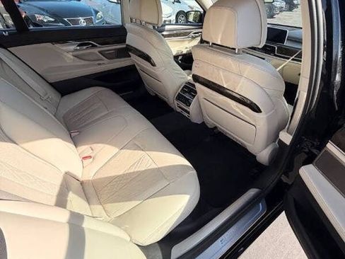 Used 2018 BMW 740e xDrive AWD/4WD image 14