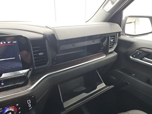 New 2026 GMC Sierra 1500 SLT w/ SLT Convenience Package image 30