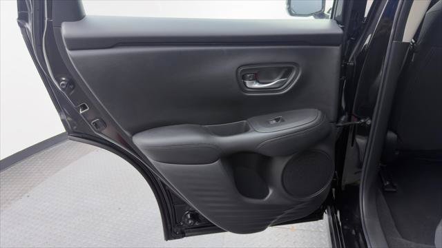 Used 2024 Honda HR-V LX image 16