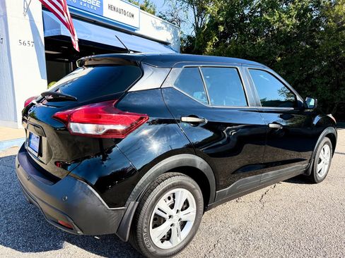 Used 2020 Nissan Kicks S FWD image 12
