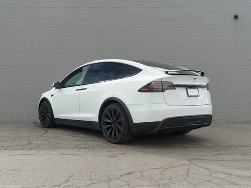 Used 2022 Tesla Model X image 3