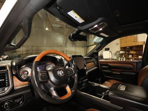 Used 2019 RAM 3500 Limited image 9