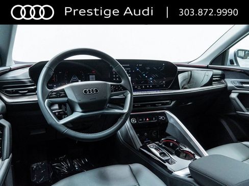 Used 2025 Audi Q5 Premium w/ Convenience Package AWD/4WD image 4